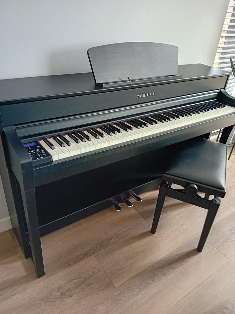 Digitale piano Yamaha Clavinova CLP-735 B, Ophalen, Zwart, Digitaal, Zo goed als nieuw