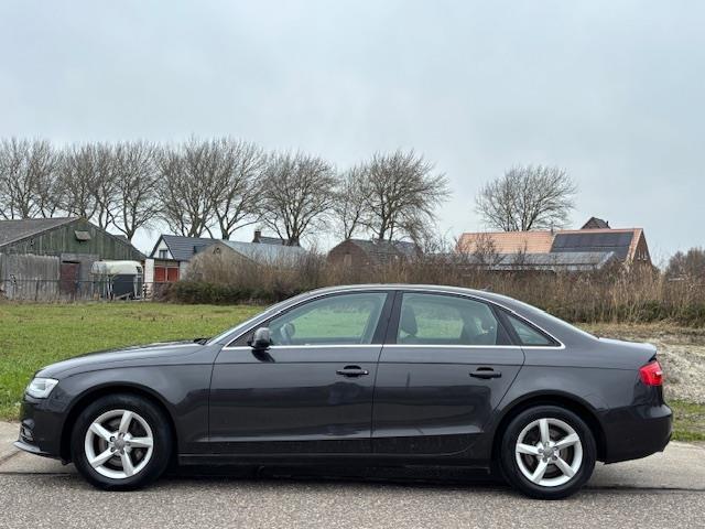 Audi A4 Limousine 1.8 TFSI Pro Line Automaat ECC Audio-CD/Na, Euro 5, Stof, Gebruikt, Zwart