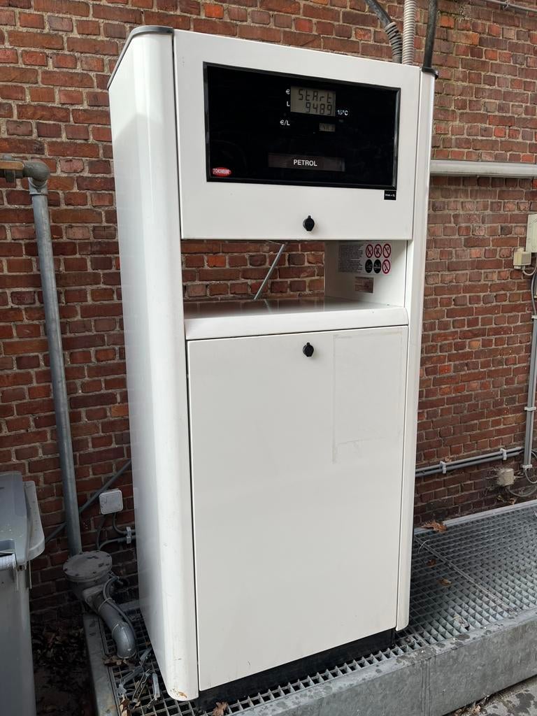 Tokheim Tank Station + Opvangbak, Ophalen, Nieuw