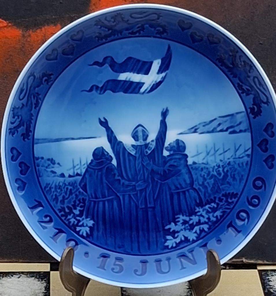 Wandbord. ROYAL KOPENHAGEN. DANNENBROG.1219-1969.* Zie tekst, Antiek en Kunst, Antiek | Wandborden en Tegels, Ophalen