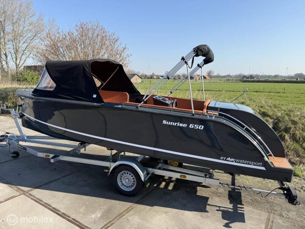 Sunrise 650 Tender + Suzuki 60pk | Nieuw & Full Options, Watersport en Boten, Ophalen, 6 meter of meer, Nieuw, Snelvarend