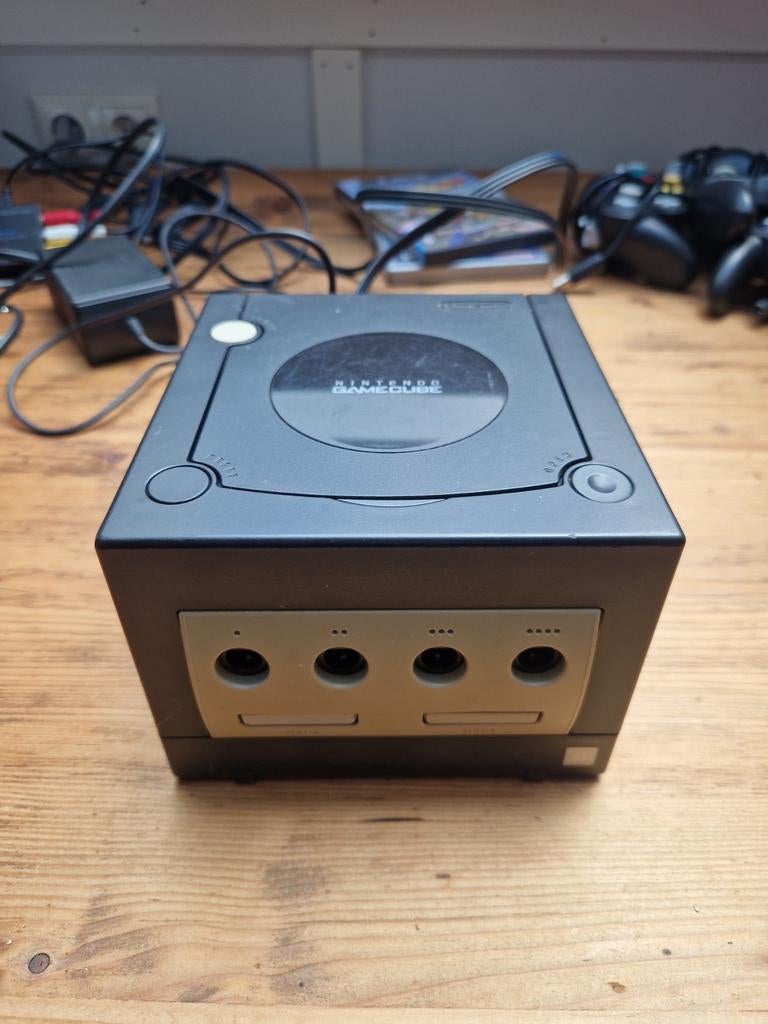 Nintendo GameCube - Compleet incl. aansluitingen en spellen, Spelcomputers en Games, Spelcomputers | Nintendo GameCube, Ophalen of Verzenden