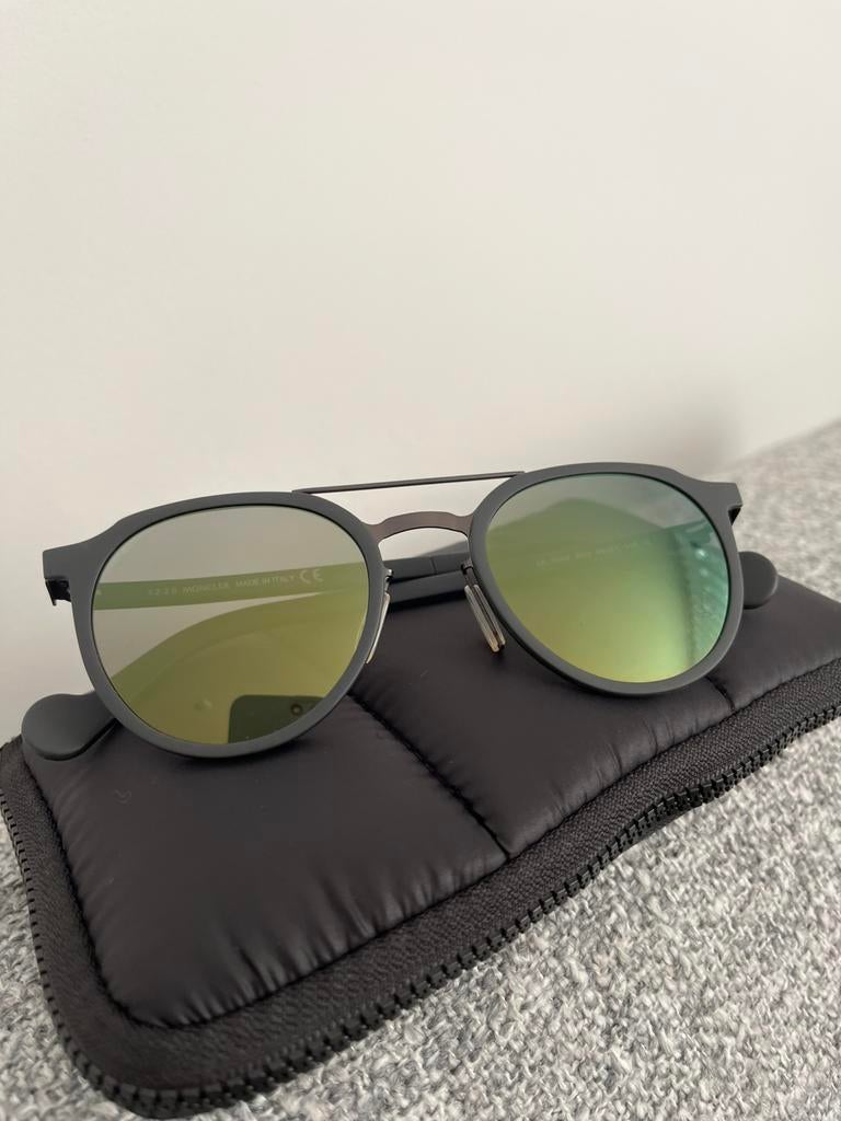 Moncler zonnebril absoluut als nieuw, Ophalen of Verzenden, Zo goed als nieuw, Bruin, Overige merken