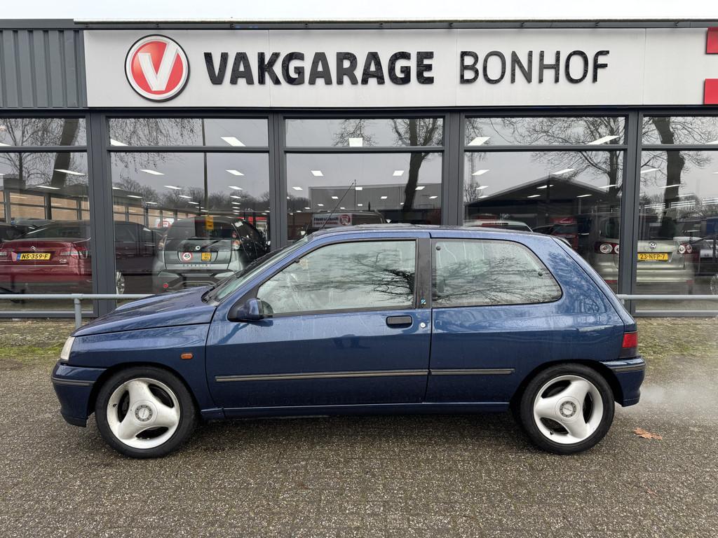 Renault Clio 1.8-16V (bj 1991), Auto's, Oldtimers, Voorwielaandrijving, 135 pk, Bedrijf, Handgeschakeld