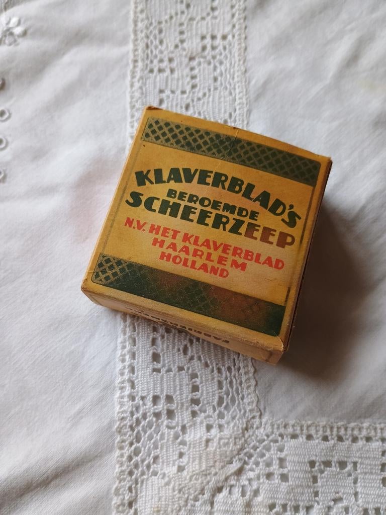 Oud Klaverblad ' s  scheerzeep - Haarlem, Ophalen of Verzenden