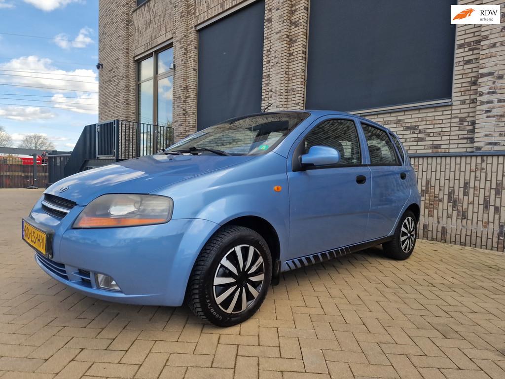 Daewoo Kalos 1.4-16V Class AUTOMAAT AIRCO 2 X SLEUTELS, Auto's, Daewoo, 94 pk, 4 cilinders, Bedrijf, Grijs