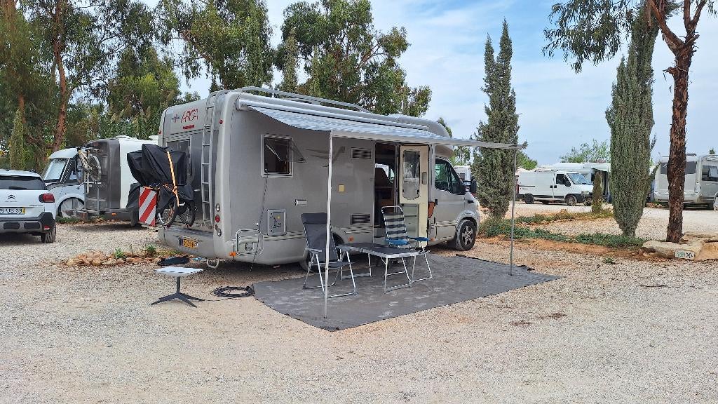 Camper Arca 2.5 D 107KW 2009 Grijs, Auto's, Overige Auto's, Voorwielaandrijving, 145 pk, 4 stoelen, Leder