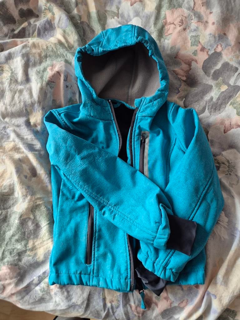 Softshell maat 122/128, Ophalen, Zo goed als nieuw, Jongen, Jas