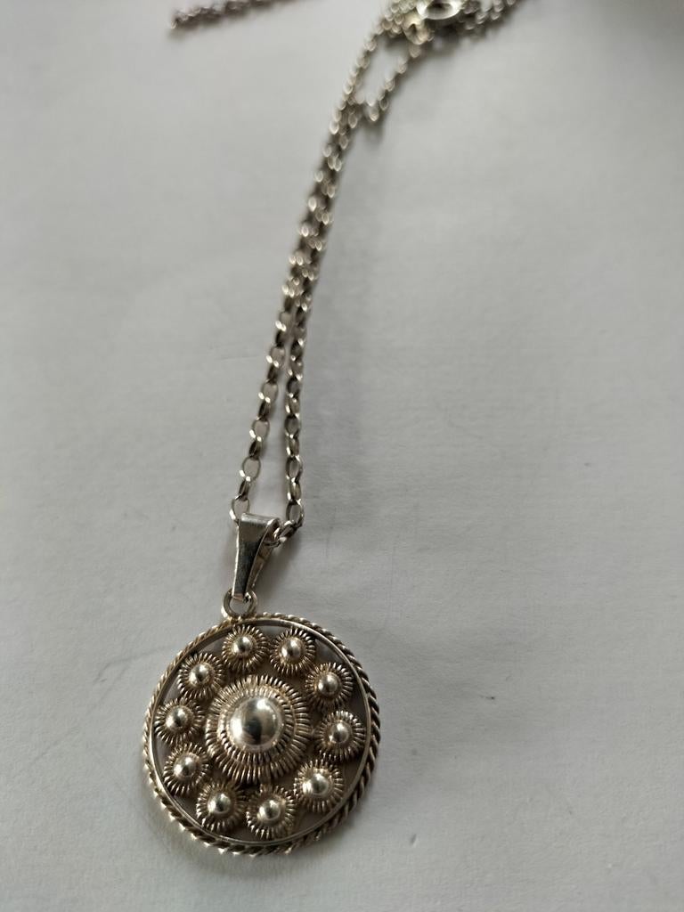 Antieke zilveren Zeeuws knop hanger., Verzenden, Zilver, Hanger