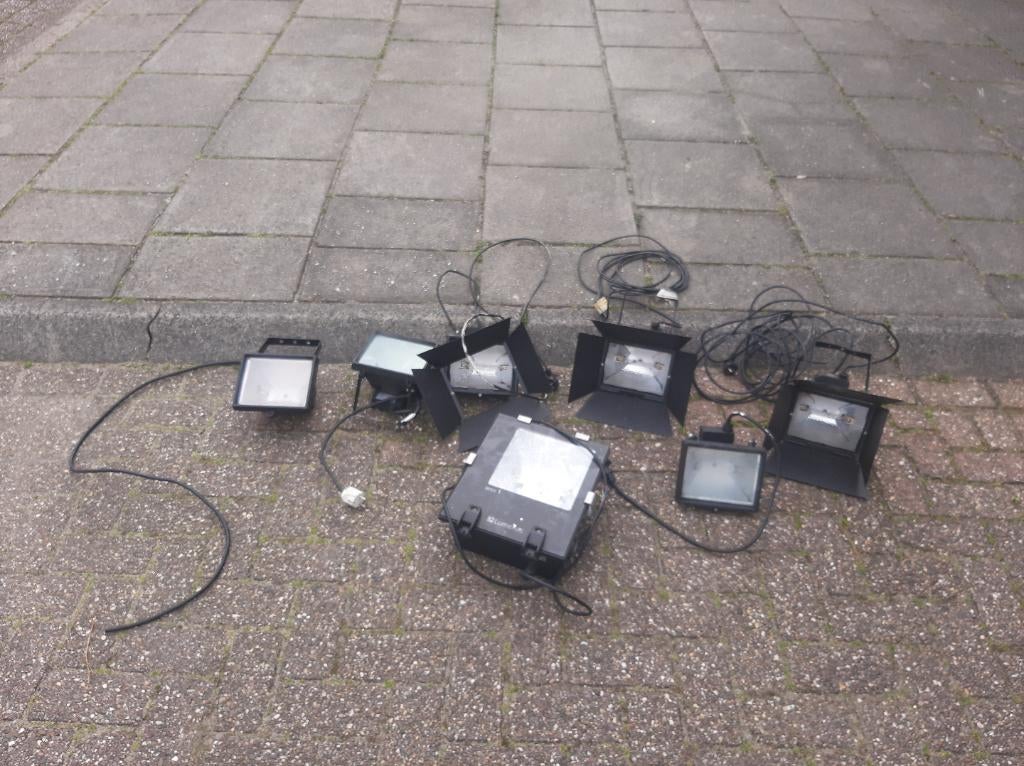 Gratis bouwlampen ( stuk ) bouwlamp lamp verlichting stuk, Ophalen, Gebruikt, Pascalstraat 6 1704 RD Heerhugowaard, Helnen Store