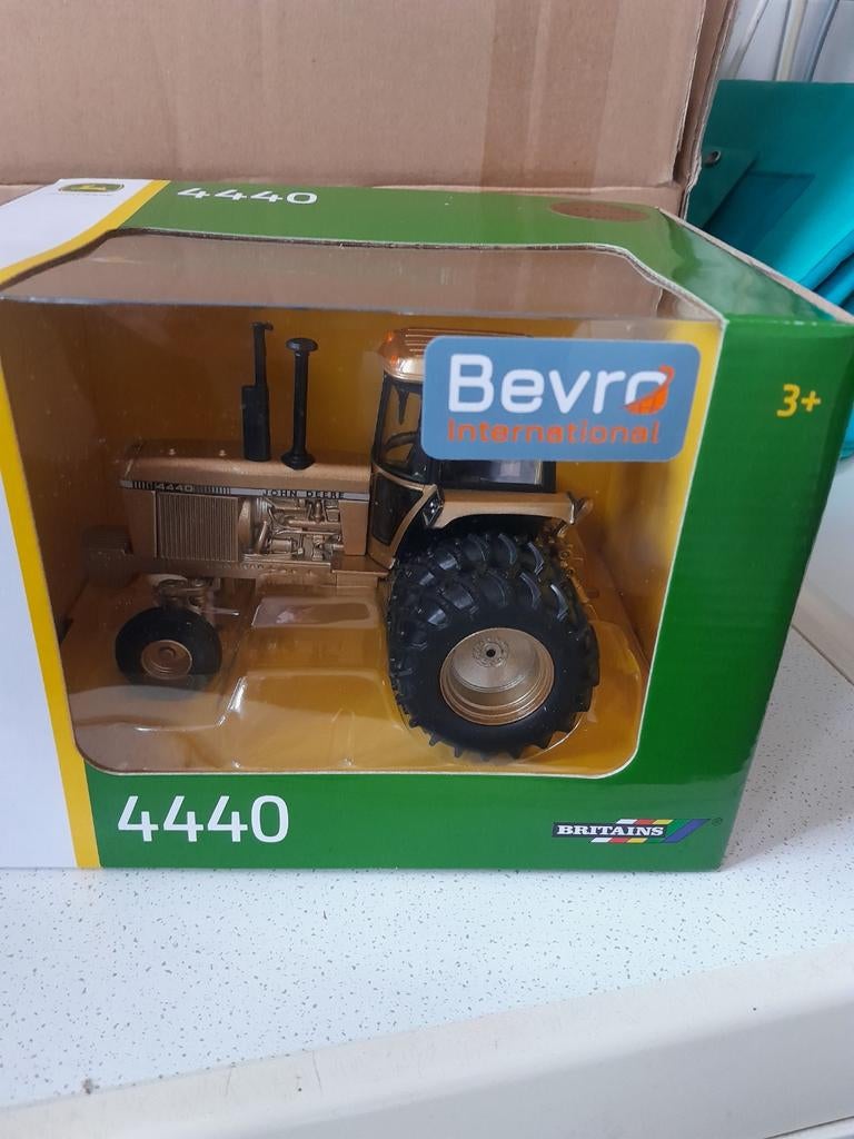 John deere, Hobby en Vrije tijd, Modelauto's | 1:32, Zo goed als nieuw, Tractor of Landbouw, Ophalen of Verzenden