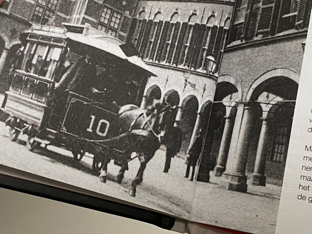 Lijnenspel 150 jaar tram in de Haagse regio  / HTM     TRAM, Ophalen of Verzenden, Zo goed als nieuw, Tram, Boek of Tijdschrift