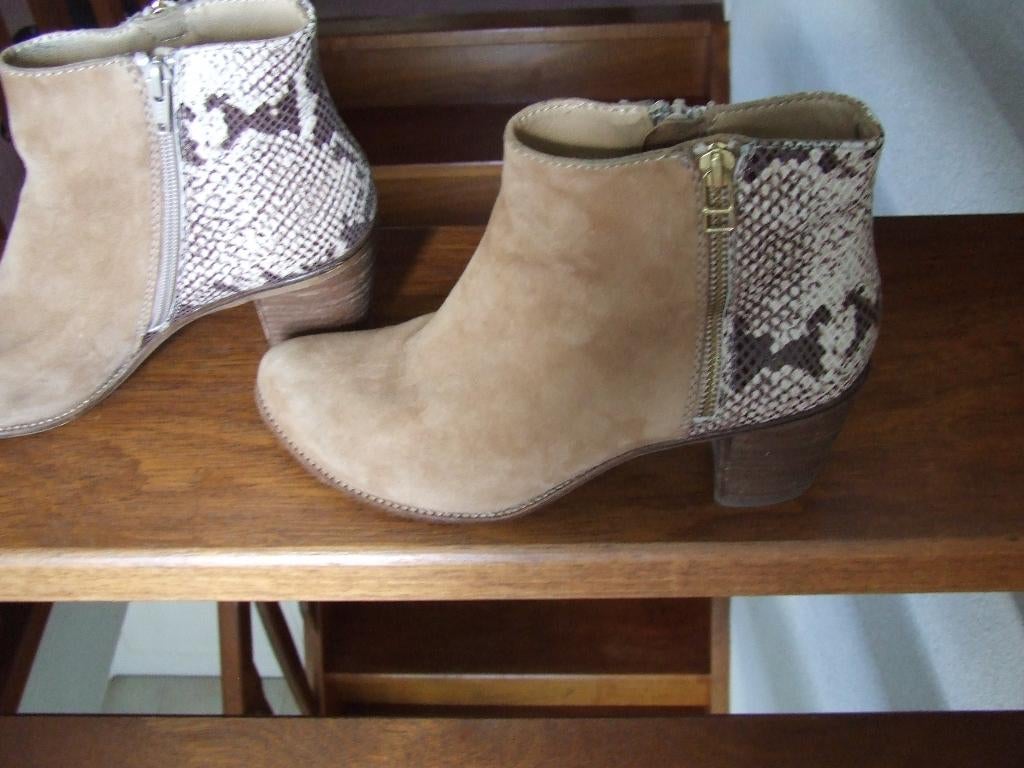 SPM beige suede enkellaarsje met reptielprint op hak 40, Kleding | Dames, Schoenen, SPM, Beige, Lage of Enkellaarzen, Ophalen of Verzenden