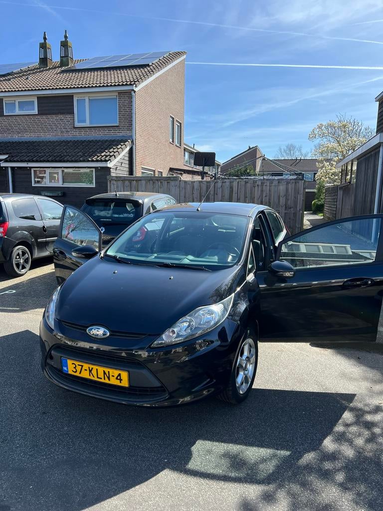 Ford Fiësta 1.25 44KW 5DR 2010 Zwart, Auto's, Voorwielaandrijving, 40 €/maand, 1242 cc, 4 cilinders