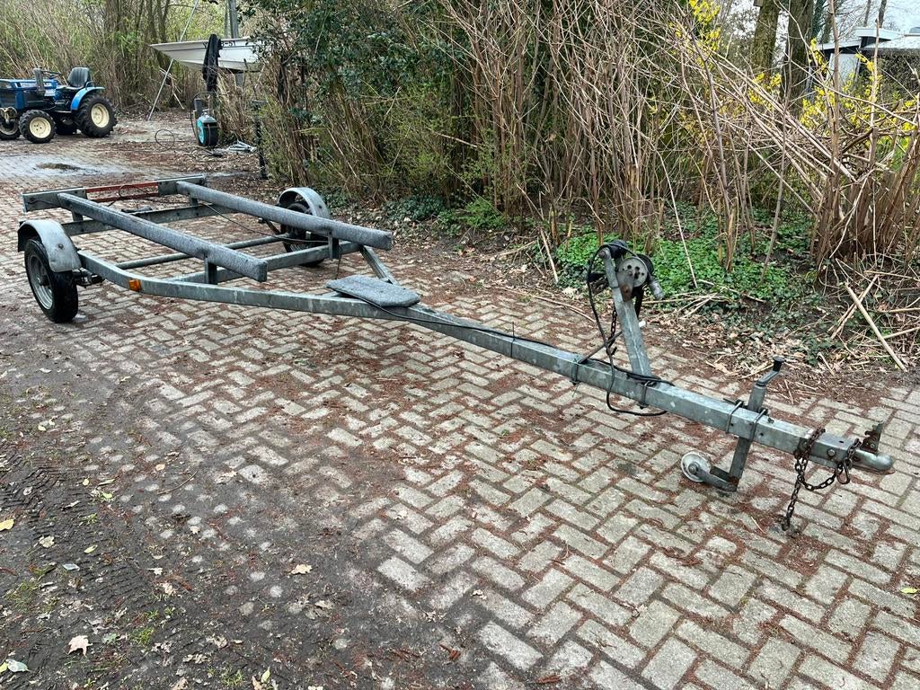 Boottrailer, Minder dan 1500 kg, Gebruikt, Met rollen, 6 tot 9 meter