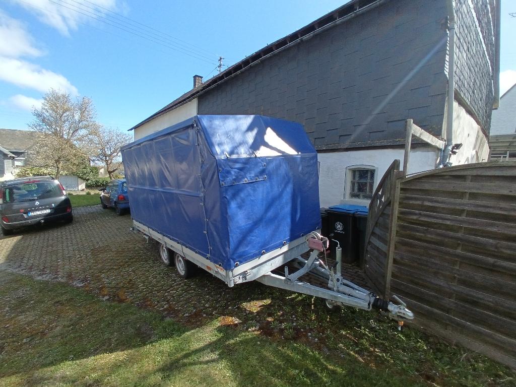 Hapert AL3000 met Huif, oprijplaten, stelpoten en lier., Auto diversen, Ophalen, Zo goed als nieuw