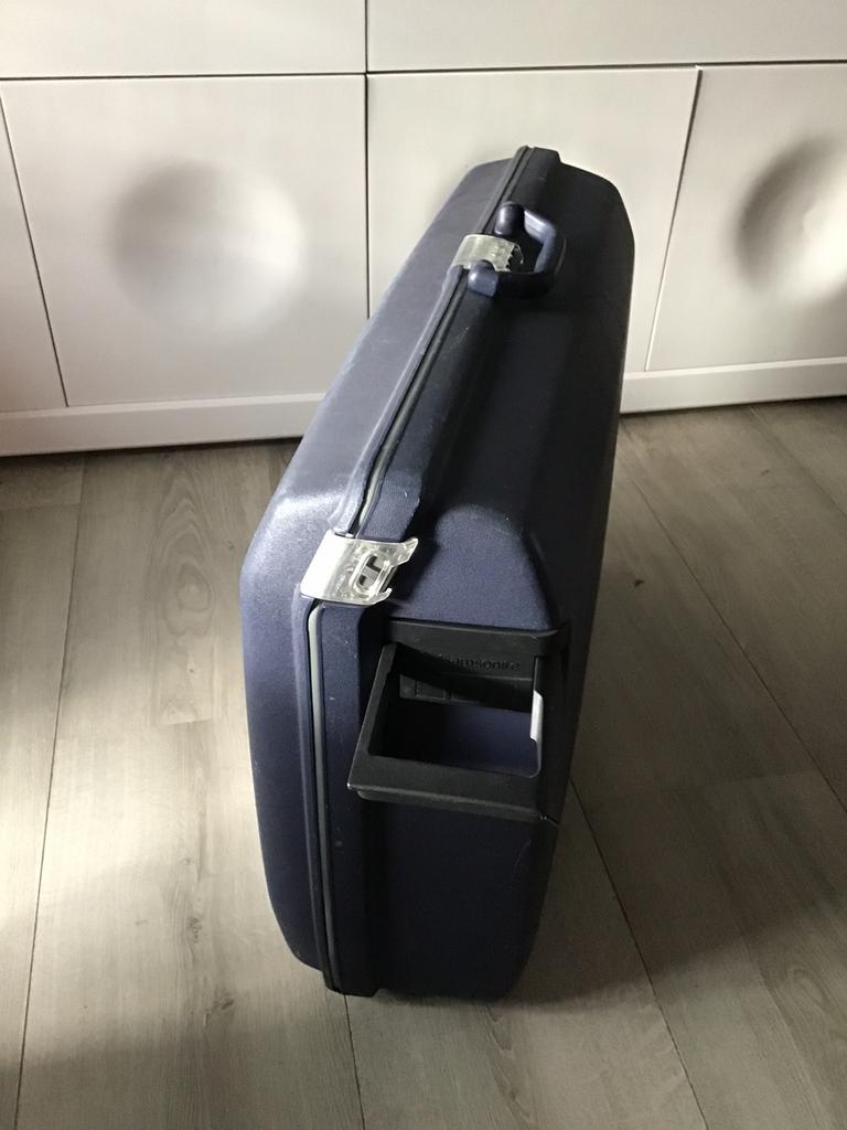 Blauwe Samsonite Oyster koffer met cijferslot en op 2 wielen, Sieraden, Tassen en Uiterlijk, Koffers, Wieltjes, Gebruikt, Hard kunststof