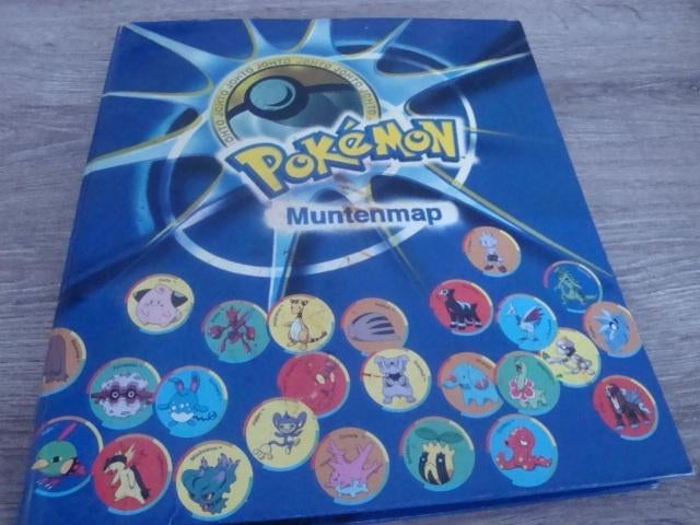 pokemon map met 22 munten, Ophalen of Verzenden, Gebruikt