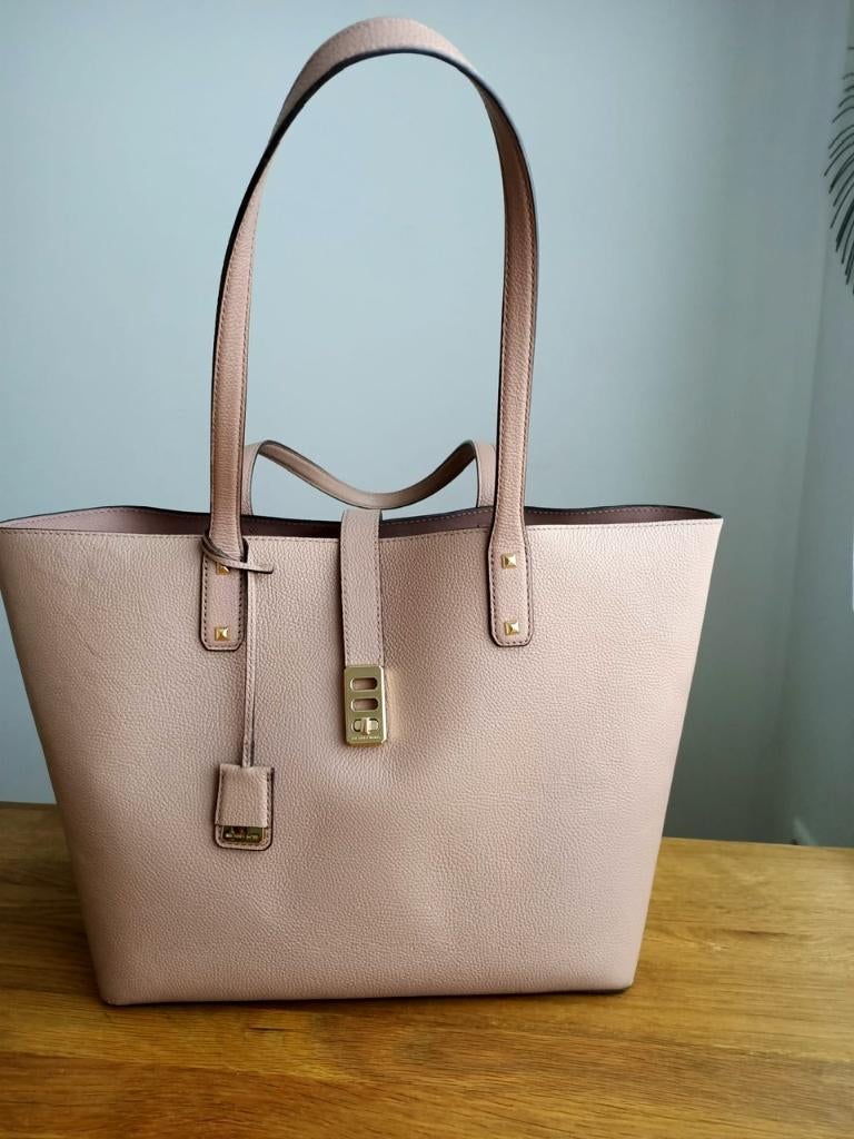 Michael Kors Schoudertas, Ophalen of Verzenden, Zo goed als nieuw, Beige, Schoudertasje
