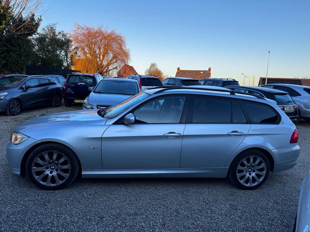 BMW 3-serie Touring 318i High Executive AUTOMAAT Dealer OH!, Auto's, BMW, Euro 5, 1435 kg, Grijs, 3-Serie