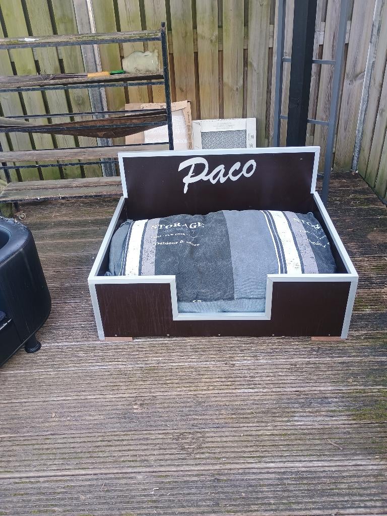 Te koop grote houten hondenmand, Dieren en Toebehoren, Ophalen, Zo goed als nieuw, Overige