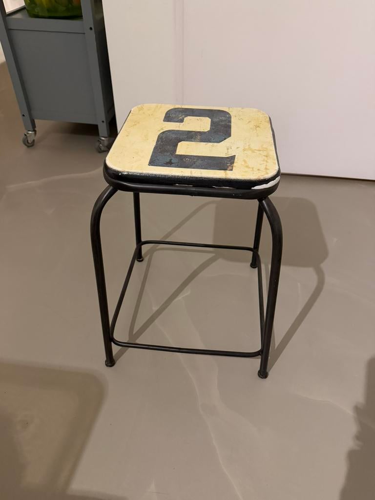 Krukje, Ophalen of Verzenden, Zo goed als nieuw, Hout