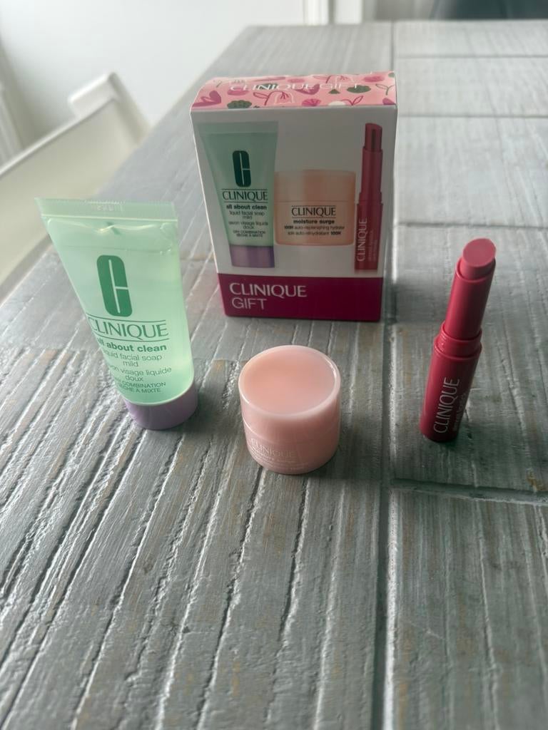 Clinique Set, Ophalen of Verzenden, Nieuw, Roze, Lippen