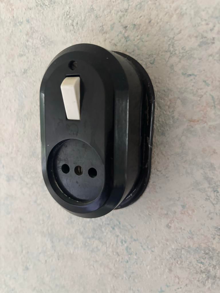 Bakelieten Stopcontact met Schakelaar, Ophalen of Verzenden, Gebruikt, Stopcontact