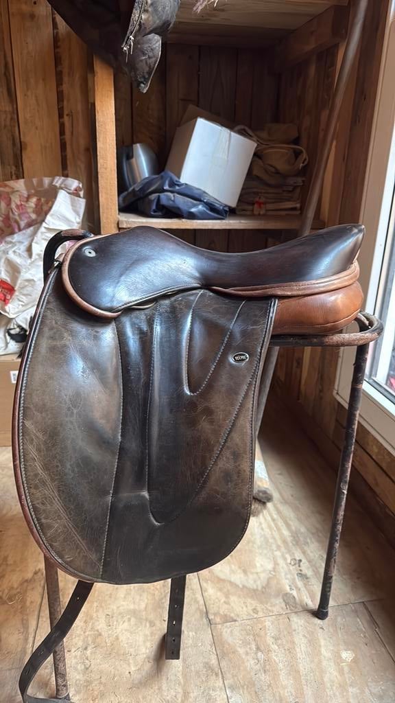 Wow zadel 18 inch kussens, 17 inch seat, Ophalen of Verzenden, Gebruikt, Dressuur