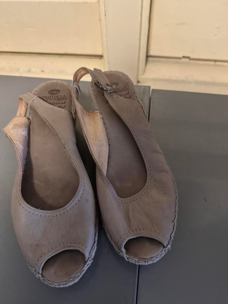 Fred de la Bretoniere espadrilles. Maat 40. Taupekleur, Kleding | Dames, Schoenen, Ophalen of Verzenden, Zo goed als nieuw, Espadrilles of Moccasins