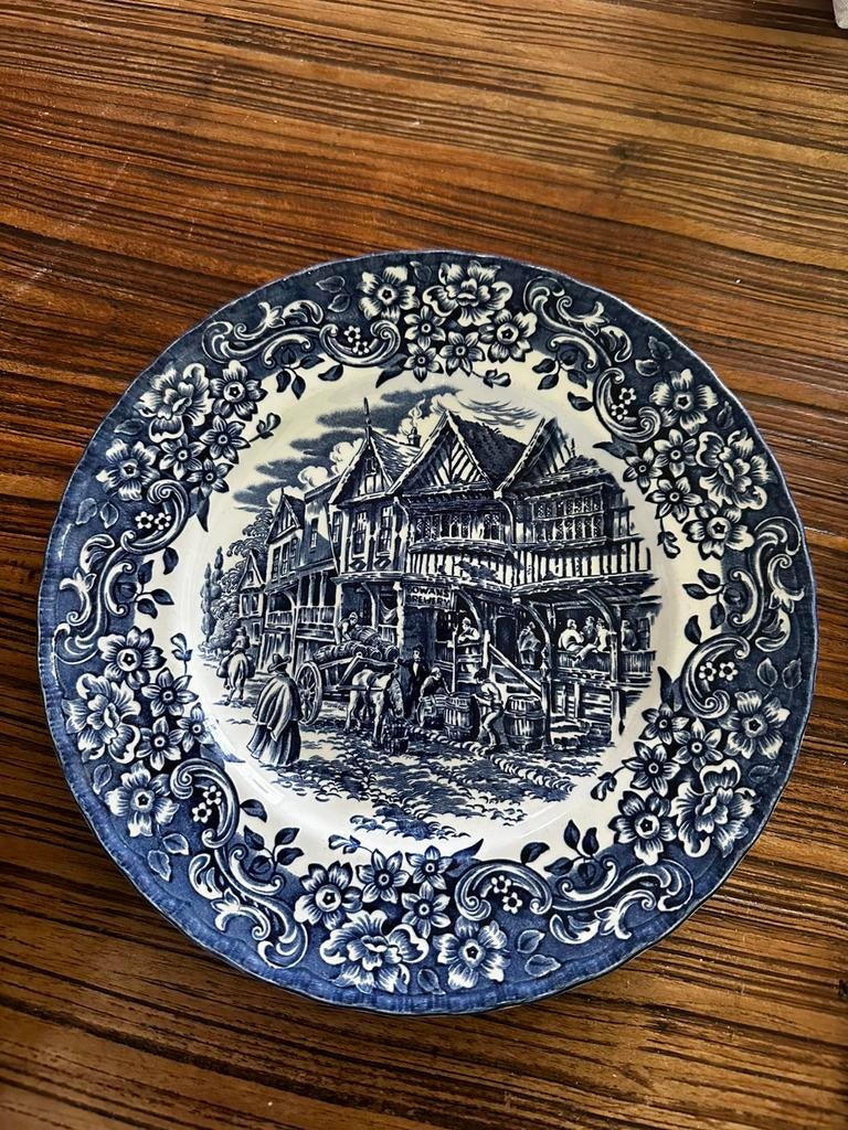 2 borden royal tudor ware, Ophalen of Verzenden