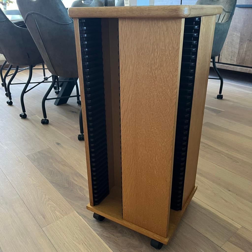 Superdegelijke, licht eiken, cd toren., Huis en Inrichting, Woonaccessoires | Cd- en Dvd-rekken, Gebruikt, Cd's, 75 tot 150 discs