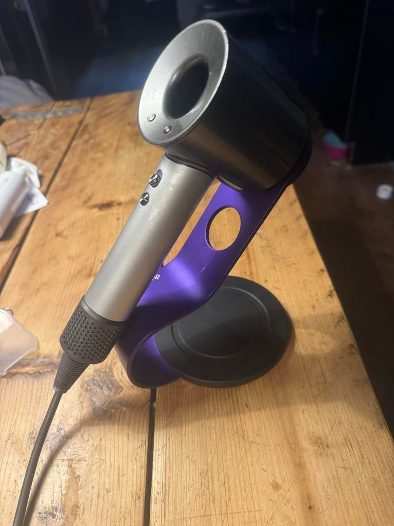 Dyson professionele föhn met houder en opzetstukken, Ophalen of Verzenden, Zo goed als nieuw, Haarverzorging