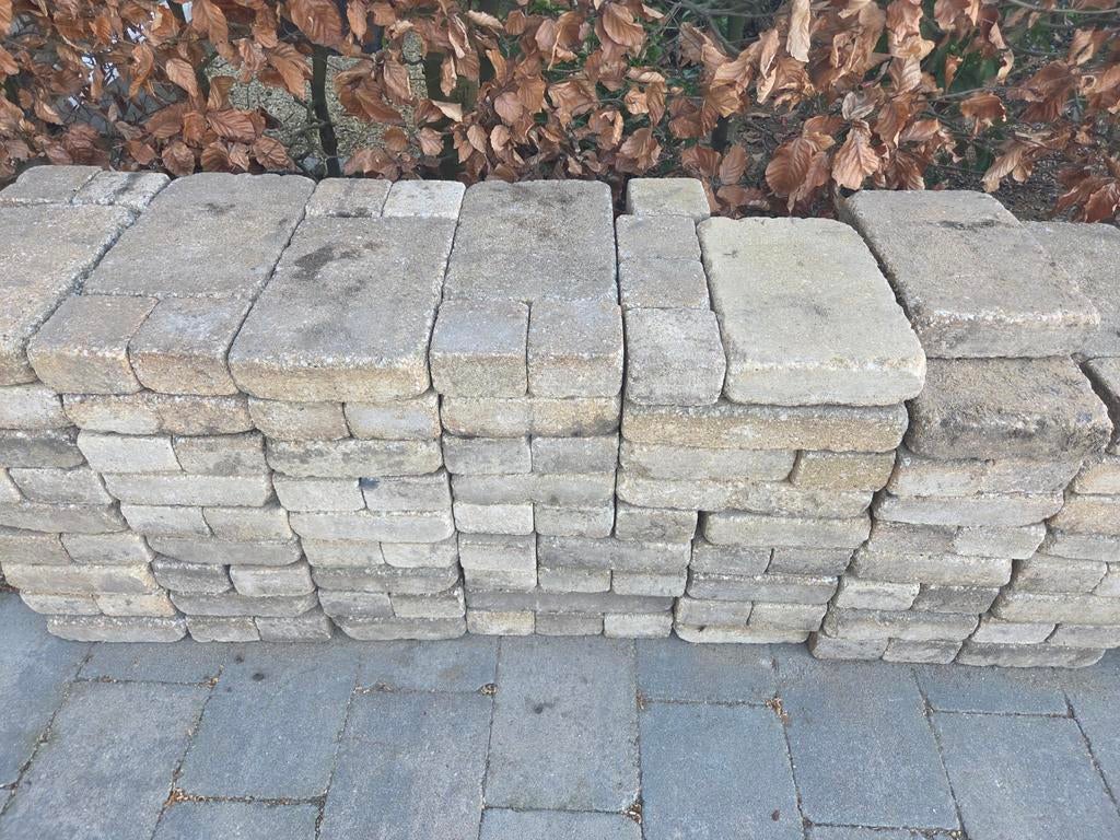 Gratis! Tuintegels in 2 maten ca 11 2m- Gebruikt, Tuin en Terras, Tegels en Klinkers, Ophalen, Gebruikt, 10 m² of meer, Beton