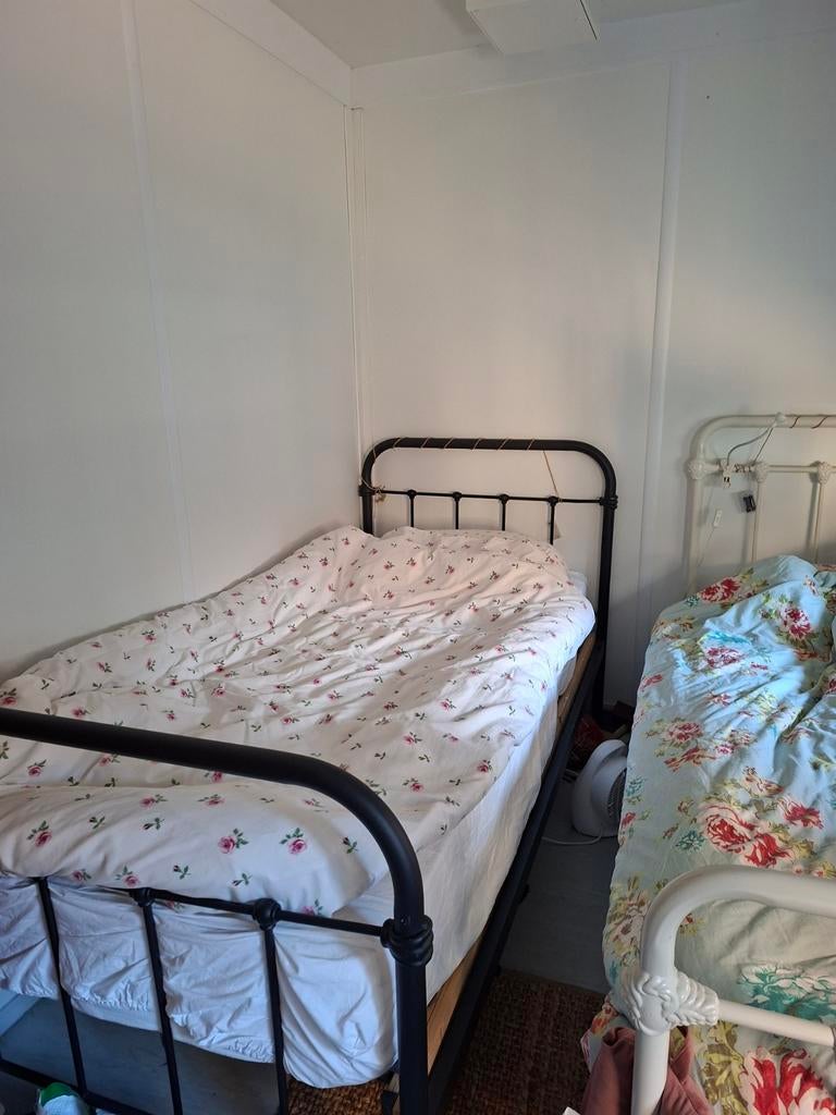 Bed 1 persoons 90x210, Huis en Inrichting, Slaapkamer | Bedden, Gebruikt, 90 cm, Eenpersoons, Zwart