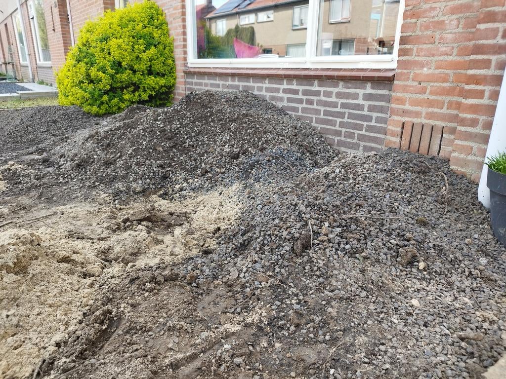 Heel veel grind, Ophalen, Gebruikt, Grijs, Grind