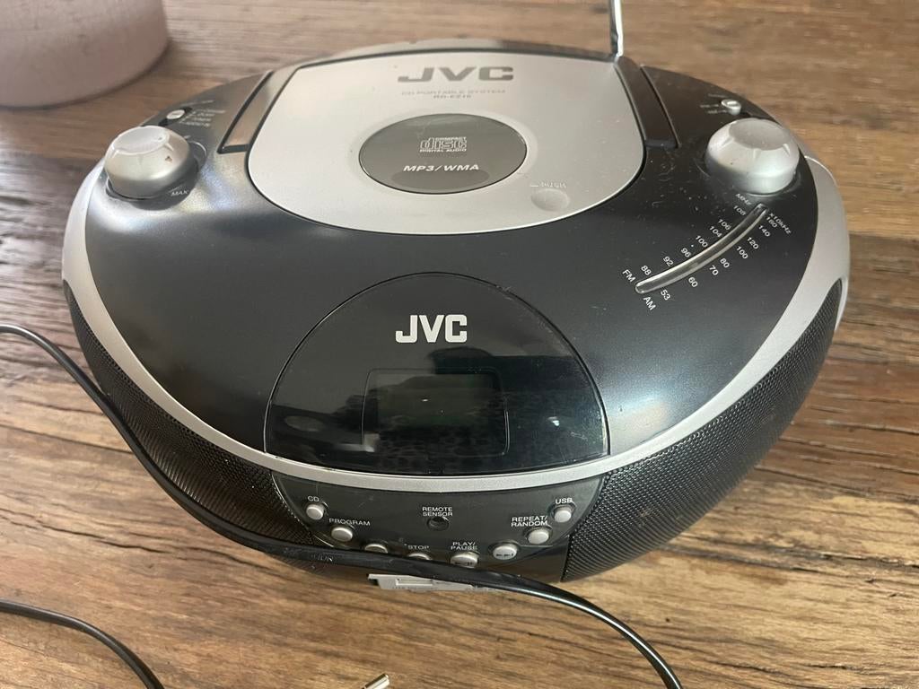 Radio en CD speler van JVC, Audio, Tv en Foto, Radio's, Ophalen of Verzenden, Zo goed als nieuw