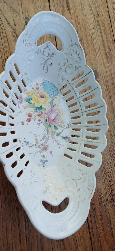 Een sierlijke, antieke porseleinen schaal, Ophalen of Verzenden