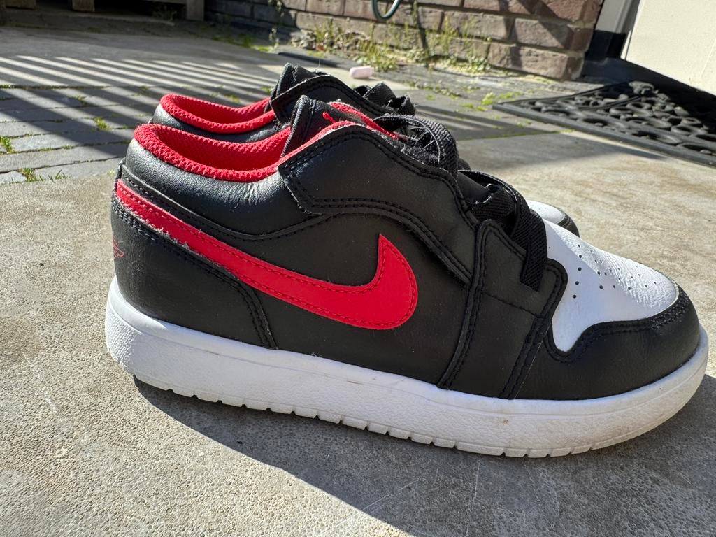 Nike Air Jordan 1 Low / Skye, maat 35, Ophalen of Verzenden