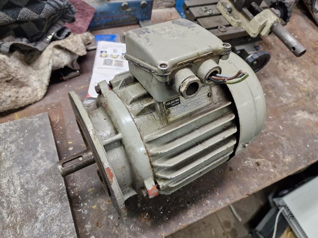 Gereviseerde elektromotor krachtstroom, Ophalen, Gebruikt, Elektromotor