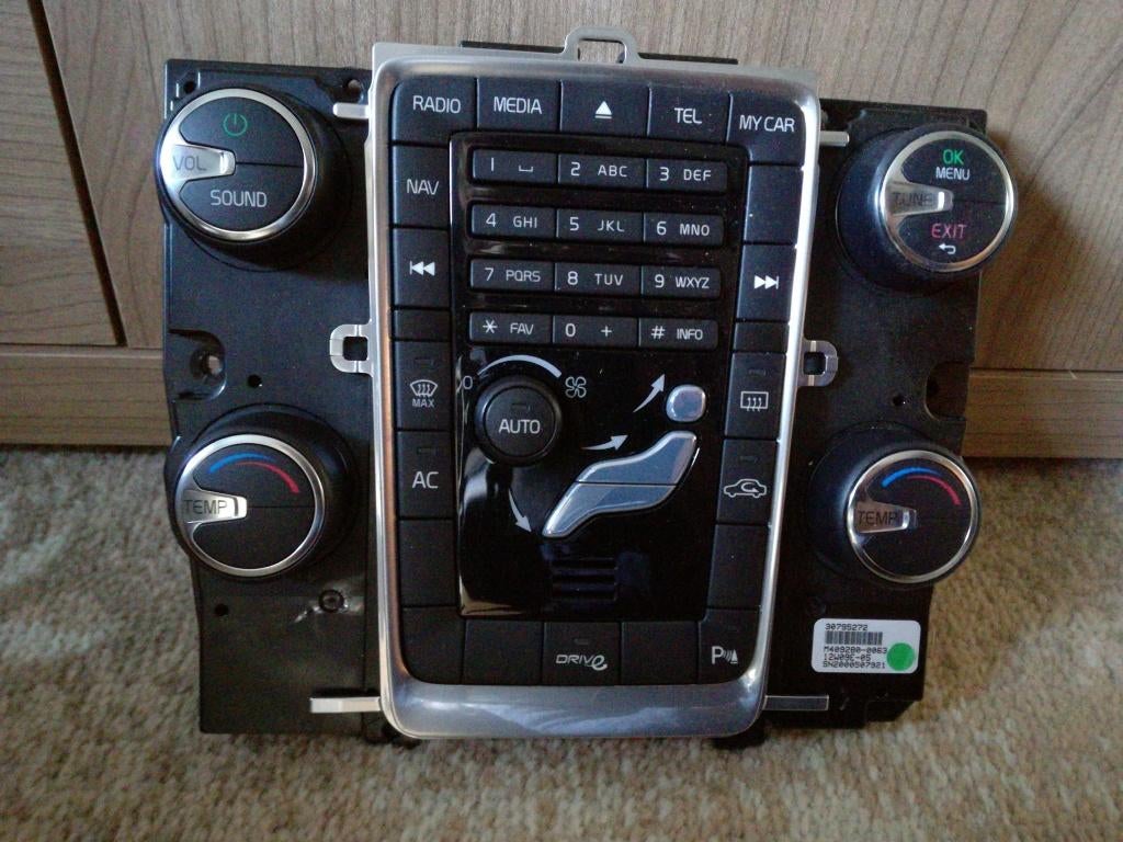 VOLVO DashboardComputer Console Kachel Radio paneel 30795272, Auto-onderdelen, Ophalen of Verzenden, Gebruikt, Volvo