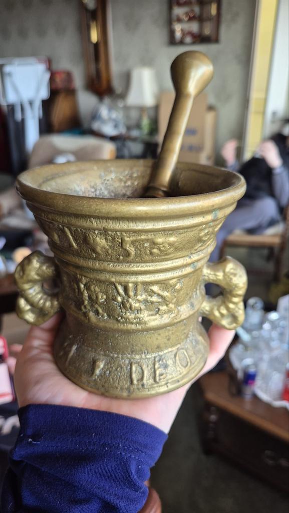 Rijk Gedecoreerde Bronzen/Messing Vijzel met Stamper, Ophalen, Brons