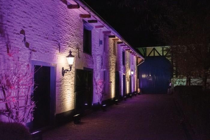 Super Sale! 12x Showtec Helix M1100 Q4 Mobile IP65, Ophalen, Nieuw, Licht, Geluidgestuurd