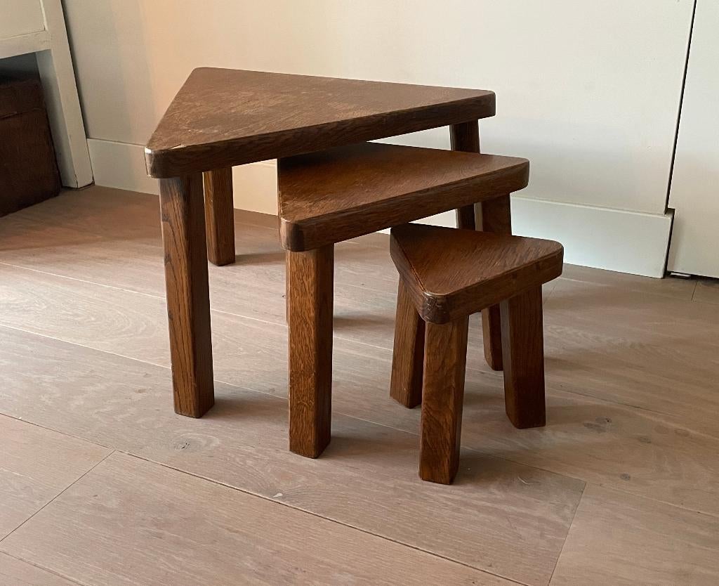 Drie vintage driekhoek tafeltjes - Brutalist 70’s Design, Huis en Inrichting, Tafels | Bijzettafels, Minder dan 55 cm, Gebruikt