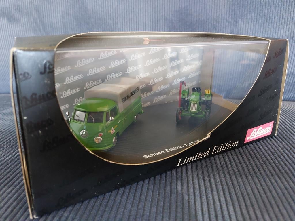 SCHUCO VW PLANENWAGEN T1 mit FENDT TRAKTOR 1:43, Ophalen of Verzenden