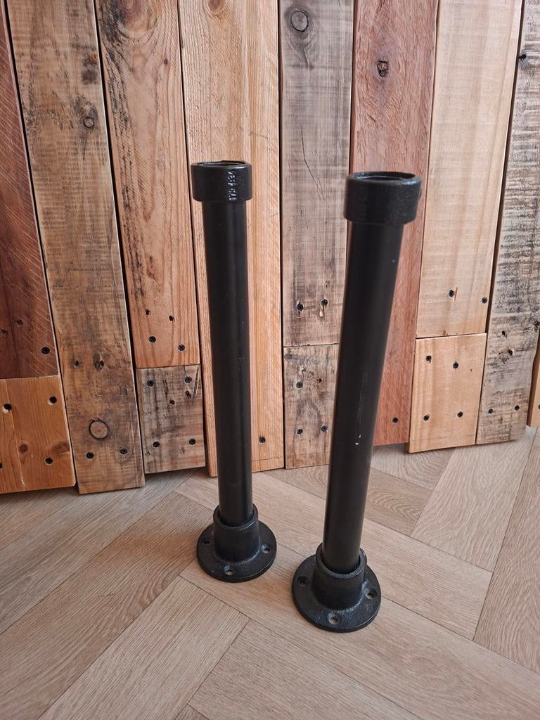 2x Ronde Stalen Paal Met Voetplaat, Ophalen, Zo goed als nieuw