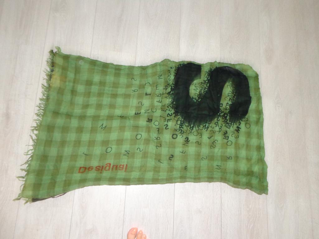 schitterende sjaal Desigual  lengte:180 cm breedte:62 cm, Ophalen of Verzenden, Gedragen, Maat 38/40 (M), Sjaal