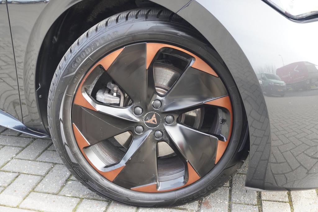 Cupra Born Adrenaline 62 kWh / SOH 92,6 / ACC / Camera / Car, Auto's, Cupra, Automaat, Gebruikt, Zwart, Origineel Nederlands