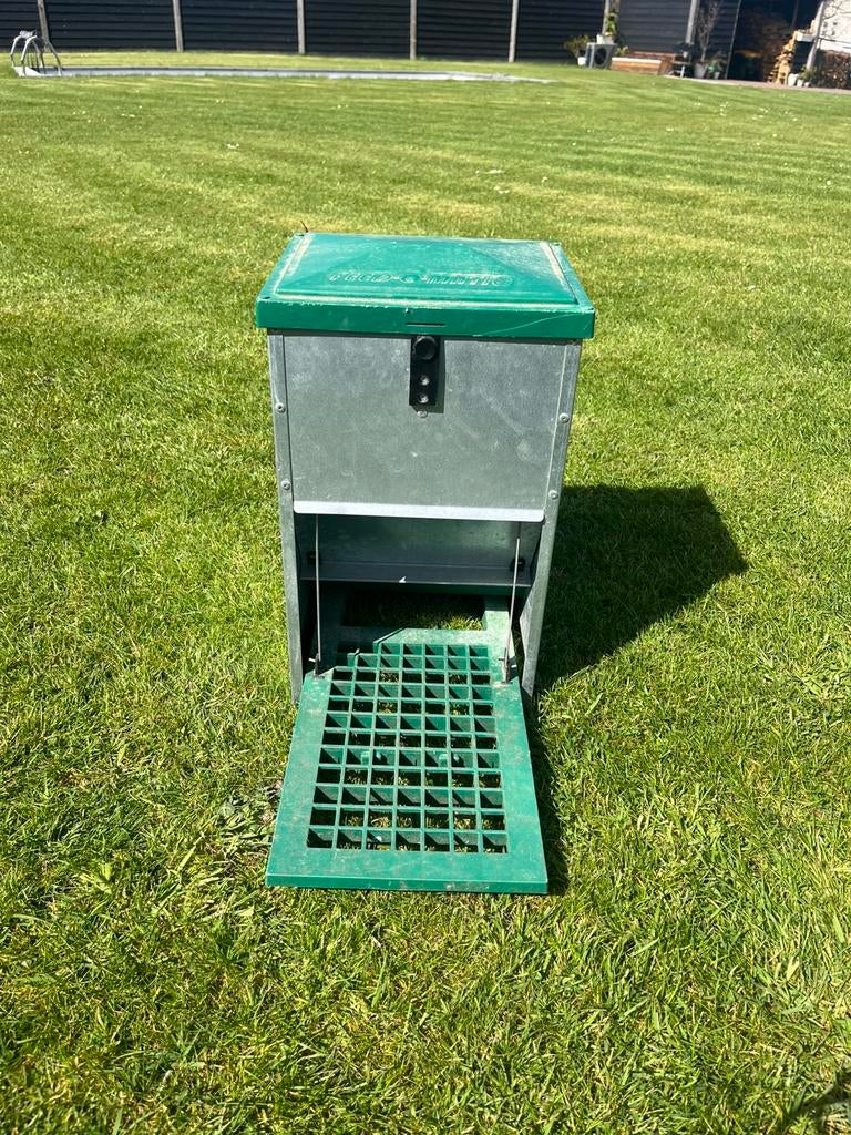 Feed o matic voor kippen, Ophalen, Zo goed als nieuw, Drinken en Voederen