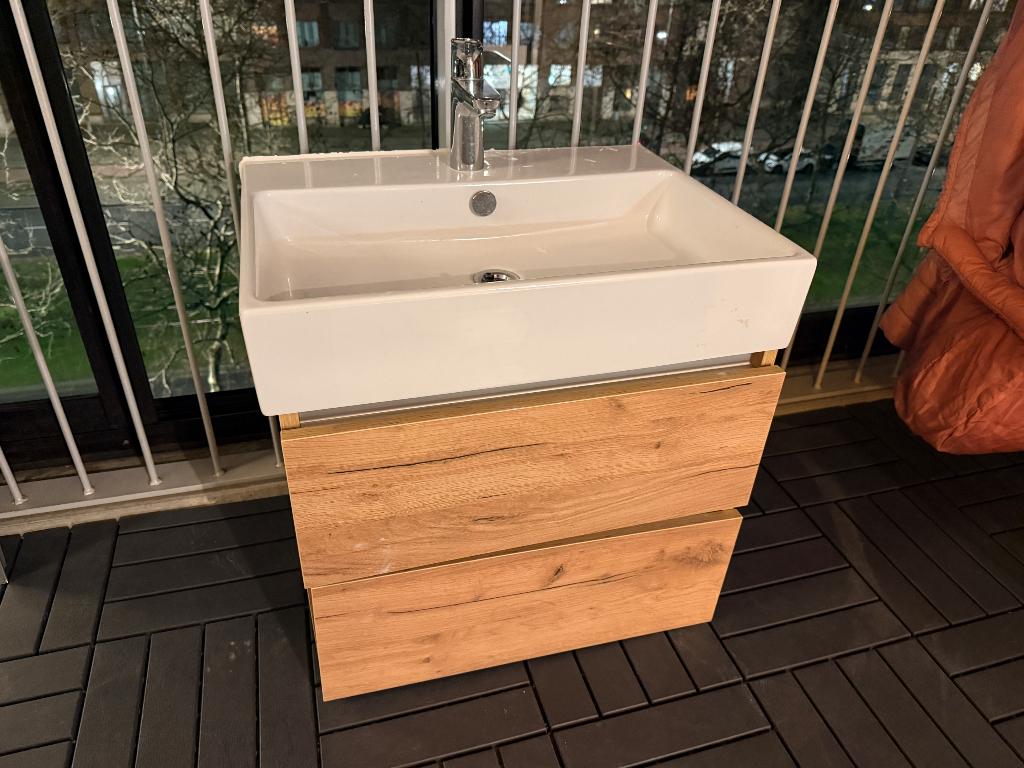 Wastafel met kraan (60x46cm), Huis en Inrichting, Badkamer | Badkamermeubels, Ophalen, Gebruikt, 50 tot 100 cm, Minder dan 100 cm